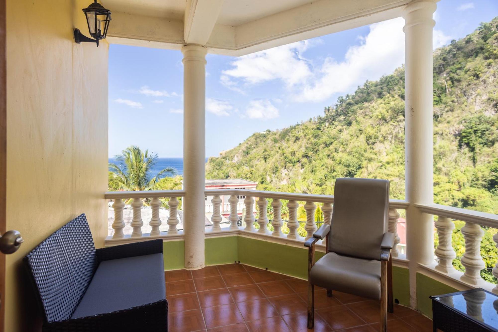 Rosehill Heights Modern 4 Bedroom Vacation Rental Soufriere Eksteriør billede