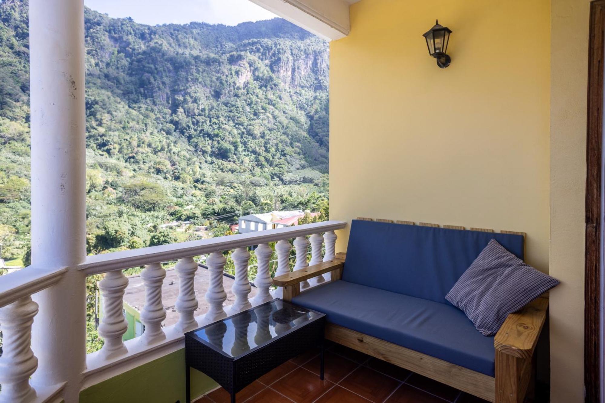 Rosehill Heights Modern 4 Bedroom Vacation Rental Soufriere Eksteriør billede